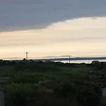 Beautiful One Bed With Stunning Sea View Appartamento