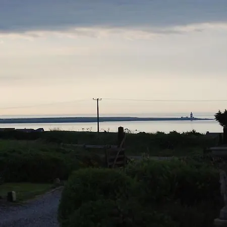 Beautiful One Bed With Stunning Sea View *