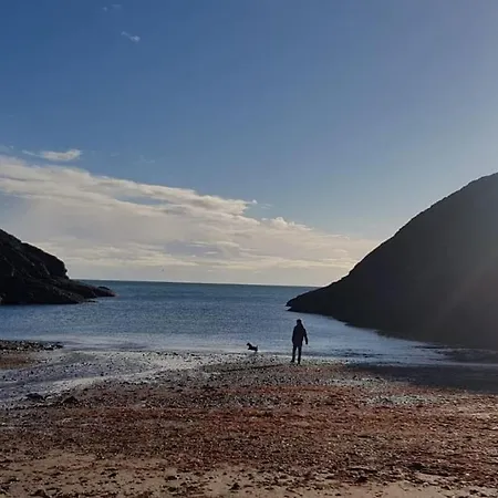 Beautiful One Bed With Stunning Sea View Apartment