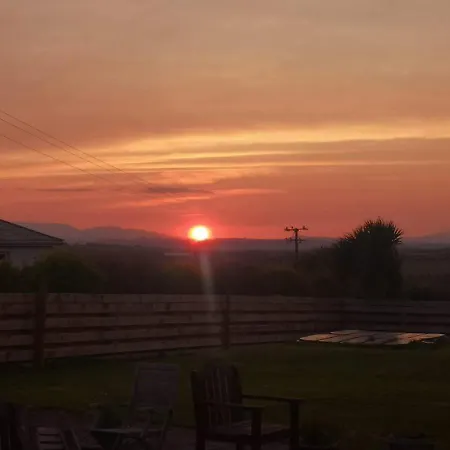 Beautiful One Bed With Stunning Sea View Διαμέρισμα *