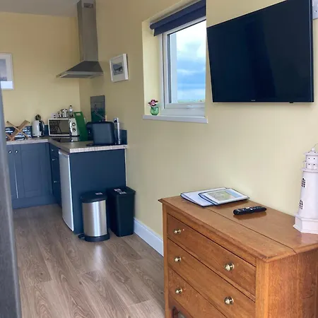 Beautiful One Bed With Stunning Sea View Διαμέρισμα *