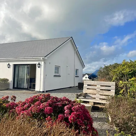 Beautiful One Bed With Stunning Sea View Apartment