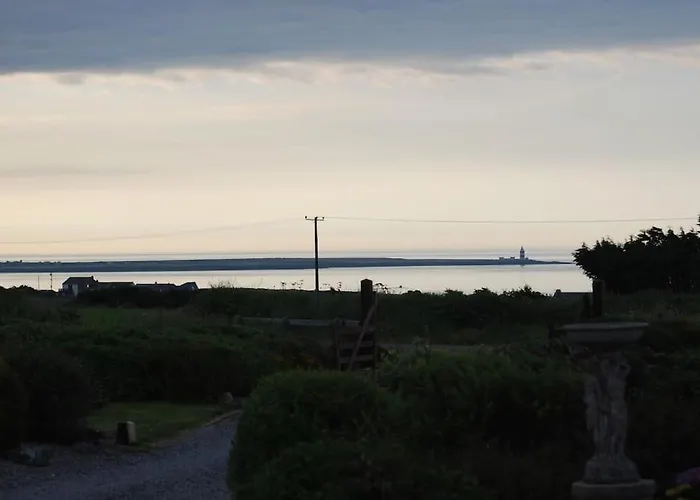 Beautiful One Bed With Stunning Sea View *