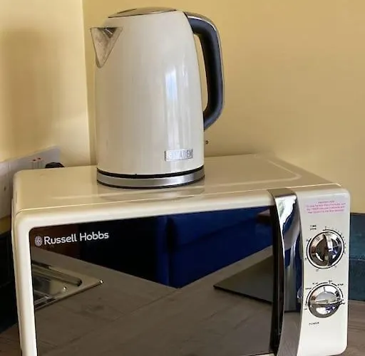 Апартаменты Beautiful One Bed With Stunning Sea View *