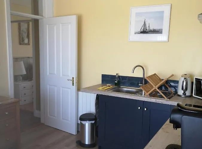 Апартаменты Beautiful One Bed With Stunning Sea View Вотафорд