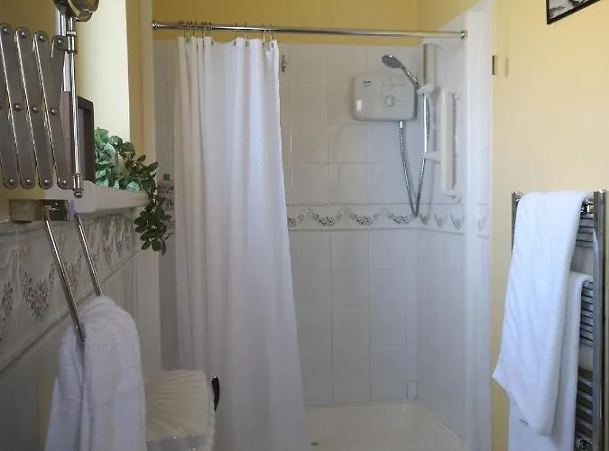 Beautiful One Bed With Stunning Sea View * Вотафорд