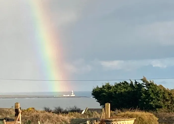 Beautiful One Bed With Stunning Sea View Апартаменты *