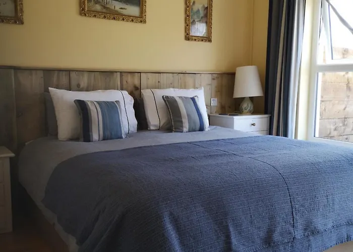 Beautiful One Bed With Stunning Sea View * Вотафорд