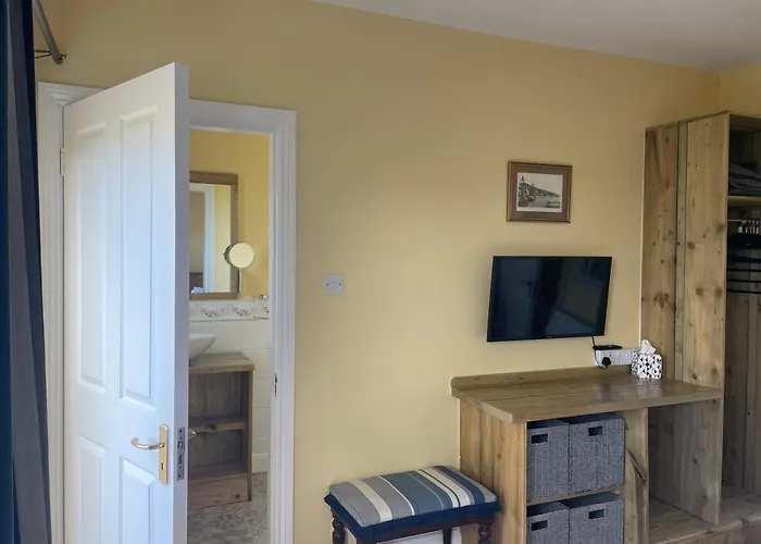 Апартаменты Beautiful One Bed With Stunning Sea View Вотафорд