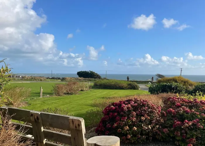 Beautiful One Bed With Stunning Sea View * Вотафорд